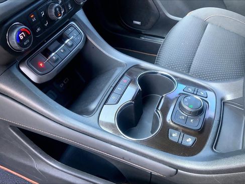 Used 2023 GMC Acadia AT4 image 17