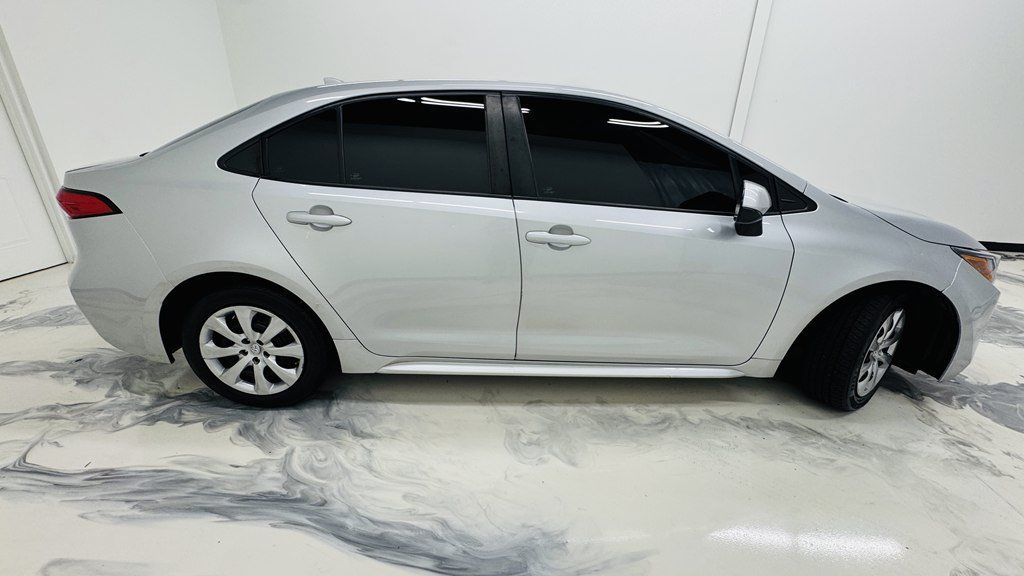 Used 2021 Toyota Corolla LE FWD image 9