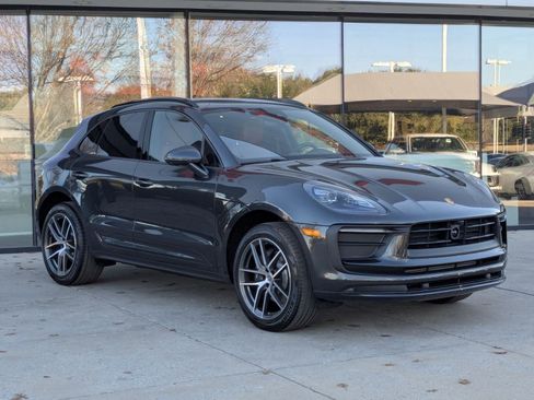 New 2026 Porsche Macan image 7