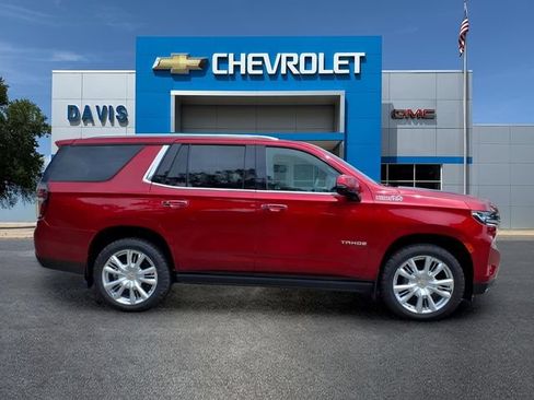 Used 2023 Chevrolet Tahoe High Country w/ Premium Package 2 AWD/4WD image 2