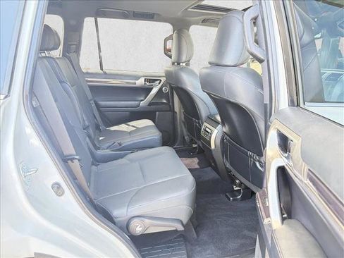 Used 2021 Lexus GX 460 Premium w/ Accessory Package AWD/4WD image 15