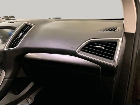 Used 2016 Ford Edge SEL w/ Equipment Group 201A AWD/4WD image 16