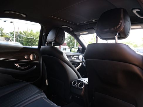 Used 2019 Mercedes-Benz E 300 4MATIC image 37