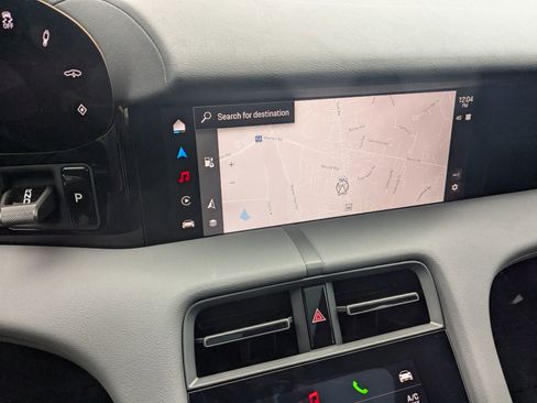 Used 2025 Porsche Taycan image 17