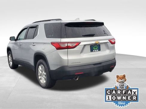 Used 2021 Chevrolet Traverse LT FWD image 3
