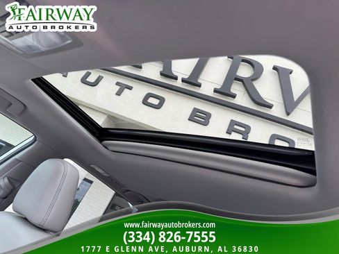 Used 2019 Toyota Highlander XLE FWD image 27