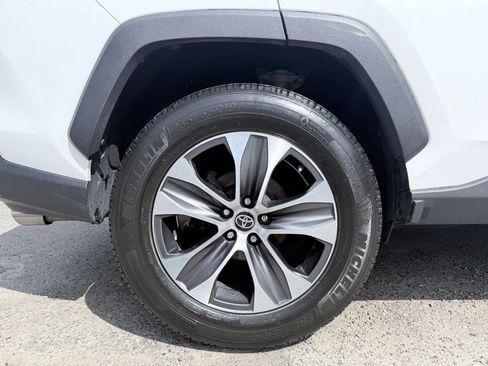 Used 2019 Toyota RAV4 LE w/ All Weather Liner Package AWD/4WD image 11