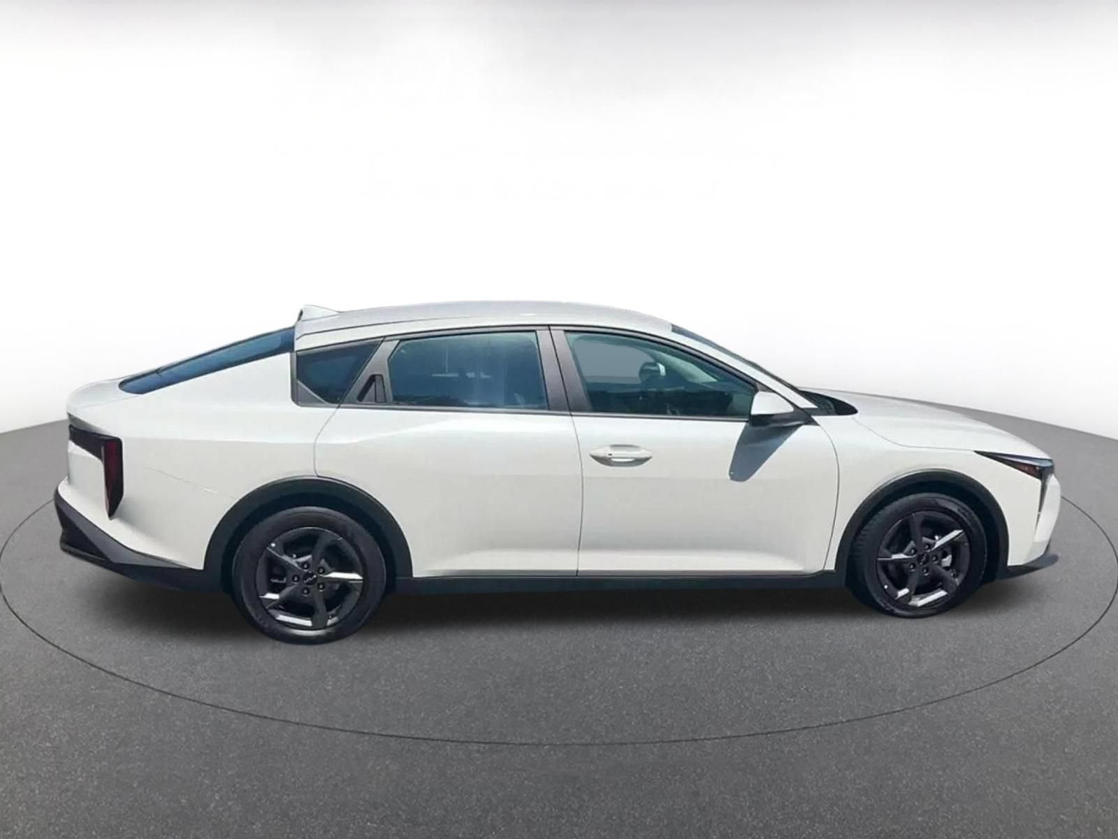 Used 2025 Kia K4 FWD image 15