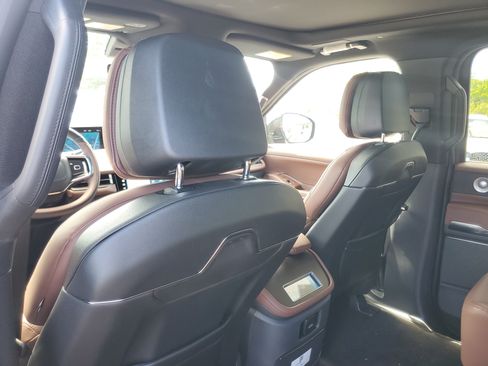 New 2026 Lincoln Navigator Reserve AWD/4WD image 27