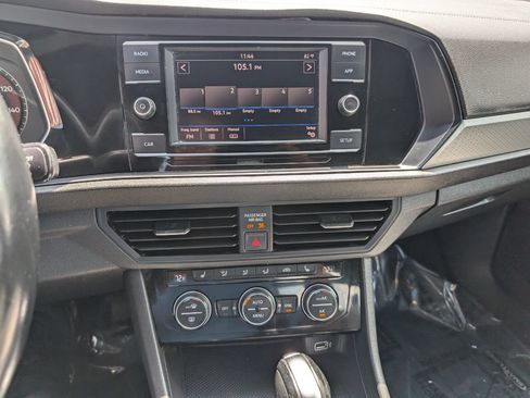Used 2019 Volkswagen Jetta R-Line FWD image 22