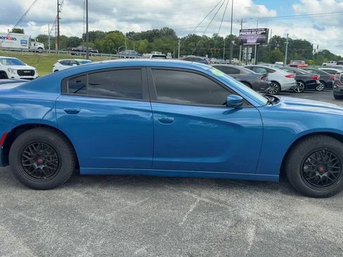 Used 2022 Dodge Charger SXT w/ Leather Interior Group RWD image 8