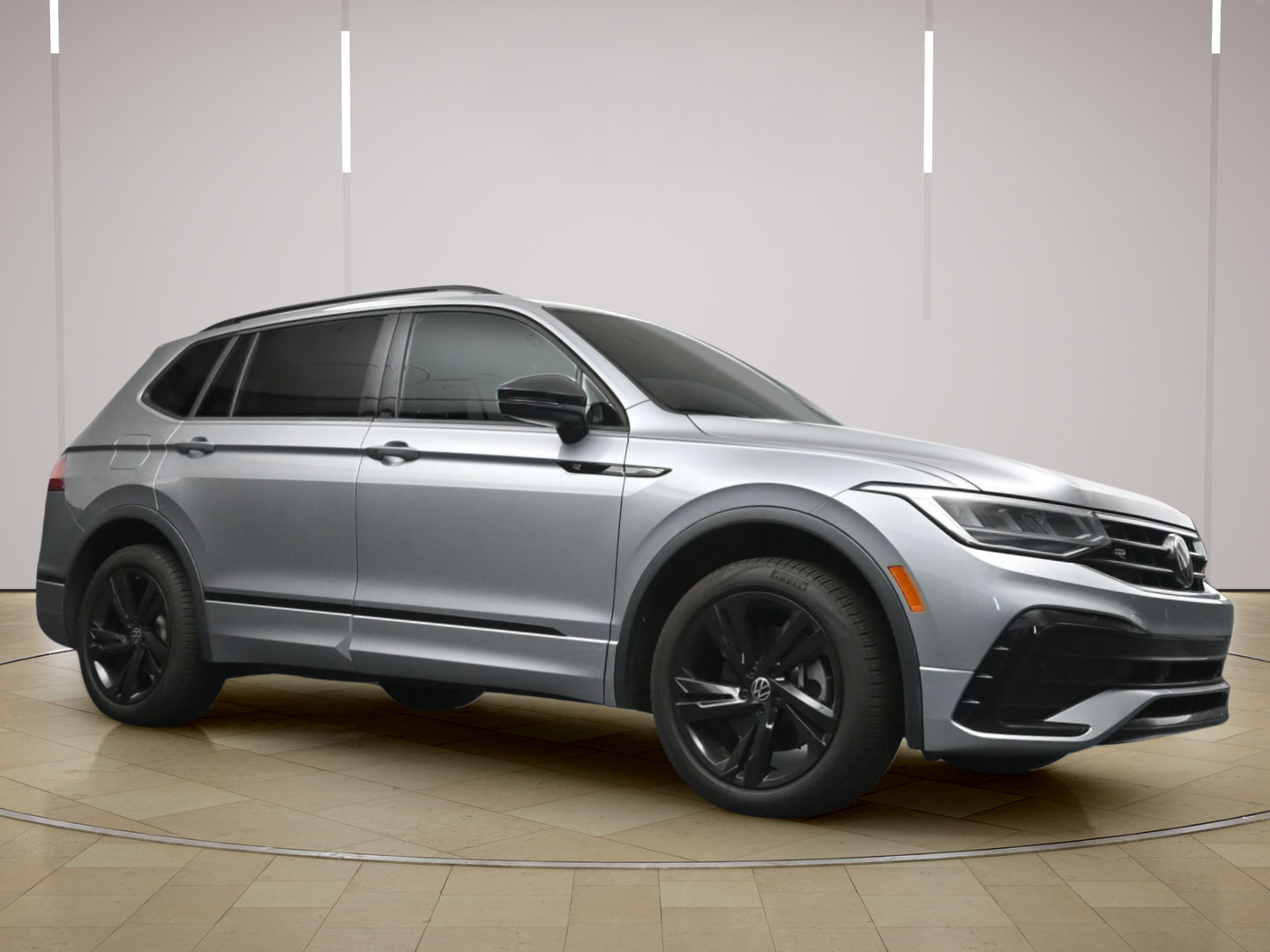 Used 2024 Volkswagen Tiguan SE R-Line FWD image 25