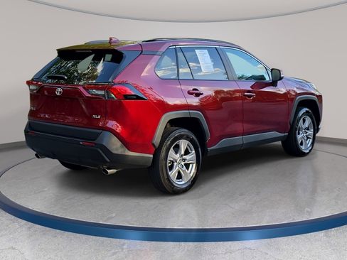 Used 2022 Toyota RAV4 XLE image 5