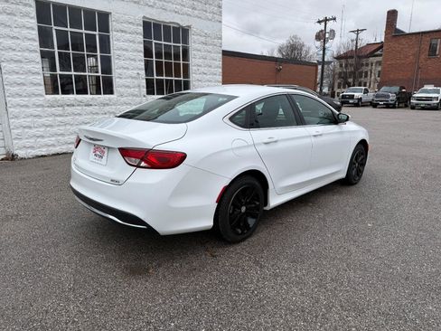 Used 2015 Chrysler 200 Limited image 4