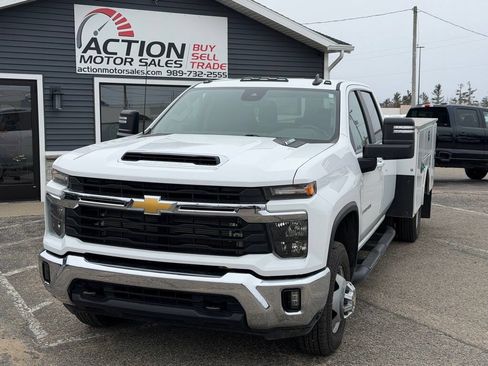 Used 2024 Chevrolet Silverado 3500 LT w/ Convenience Package AWD/4WD image 1