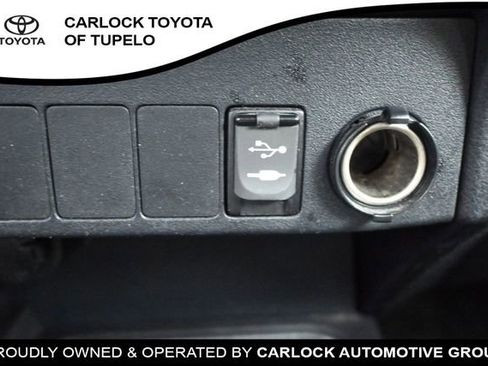 Used 2018 Toyota RAV4 XLE w/ Plus Extra Value Package FWD image 17