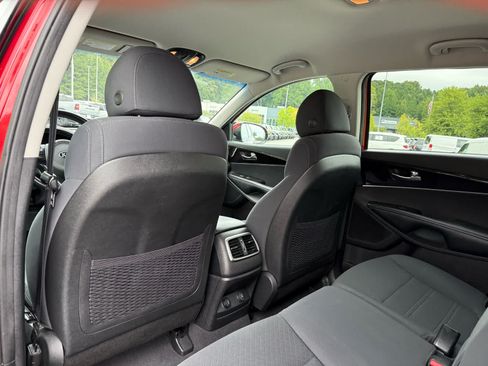 Used 2018 Kia Sorento FWD image 22