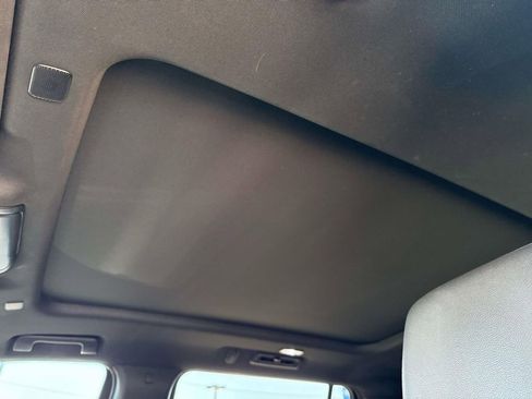 Used 2022 Chevrolet Suburban LT w/ LT Signature Plus Package image 19