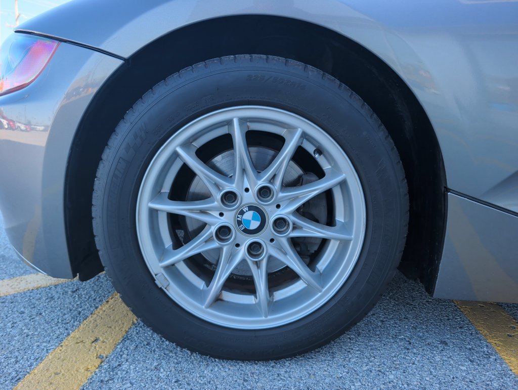 Used 2003 BMW Z4 2.5i RWD image 4