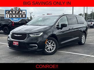 Used 2024 Chrysler Pacifica Touring-L FWD video 1