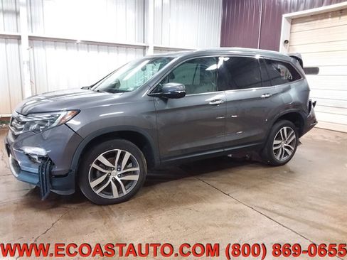 Used 2017 Honda Pilot Touring image 1