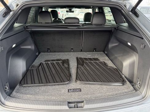 Used 2024 Volkswagen Atlas Cross Sport SEL R-Line image 18