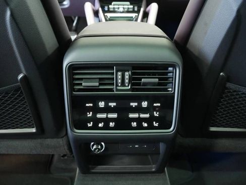 New 2025 Porsche Cayenne E-Hybrid AWD/4WD image 26
