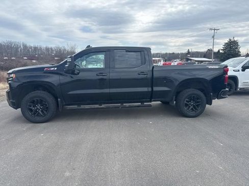 Used 2021 Chevrolet Silverado 1500 LT Trail Boss w/ Convenience Package II AWD/4WD image 2