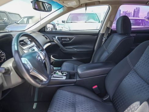 Used 2016 Nissan Altima 2.5 SV w/ Convenience Package FWD image 13
