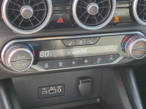 Used 2021 Nissan Sentra SR w/ SR Premium Package FWD image 23