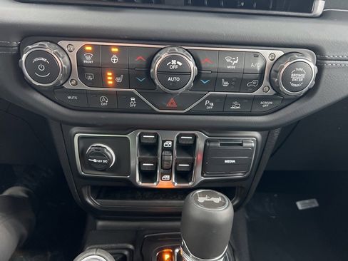 New 2026 Jeep Wrangler Sahara image 32