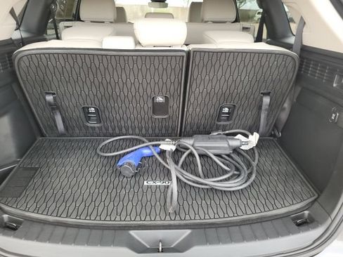Used 2025 MAZDA CX-90 Plug-In Hybrid w/ Preferred AWD/4WD image 25