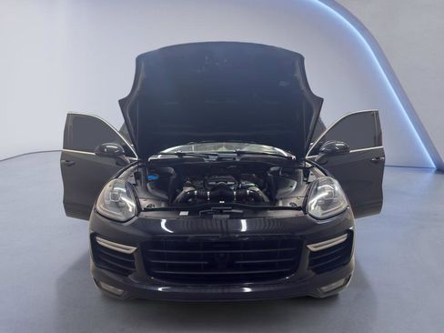 Used 2015 Porsche Cayenne Turbo AWD/4WD image 8