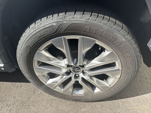 Used 2019 Toyota RAV4 XLE Premium w/ Cold Weather Package AWD/4WD image 46