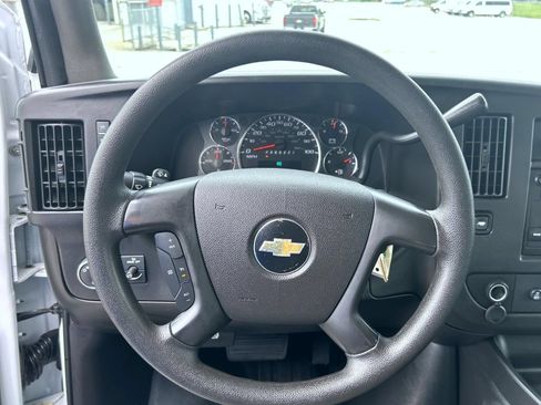 Used 2014 Chevrolet Express 1500 RWD image 12