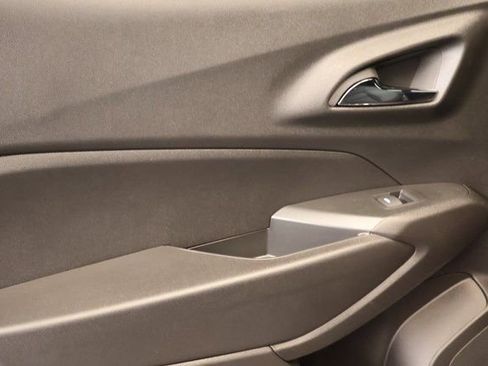 New 2026 Chevrolet Trax RS w/ Sunroof Package image 27