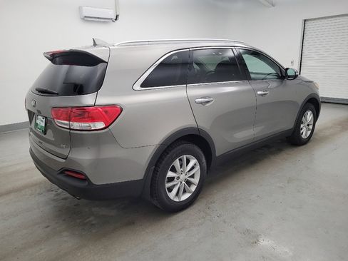Used 2018 Kia Sorento LX image 10