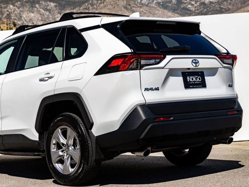 Used 2025 Toyota RAV4 XLE FWD image 9