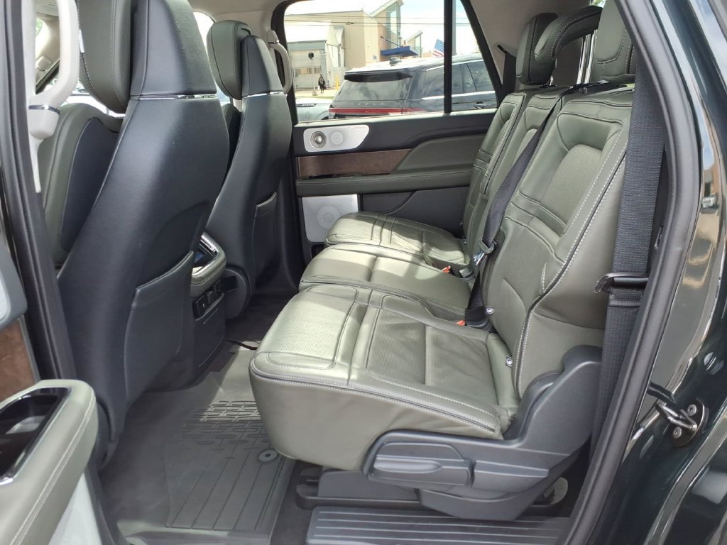 Used 2024 Lincoln Navigator L Black Label AWD/4WD image 12