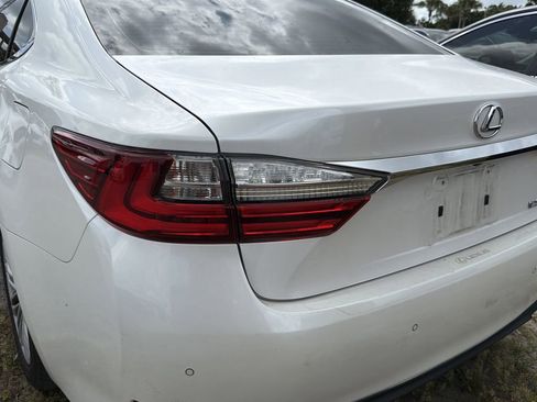 Used 2017 Lexus ES 350 w/ Premium Package FWD image 9