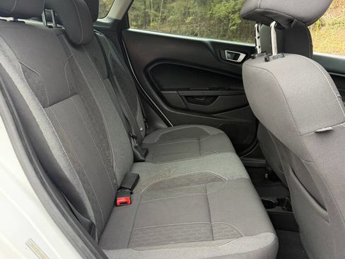 Used 2014 Ford Fiesta SE w/ Equipment Group 201B image 17