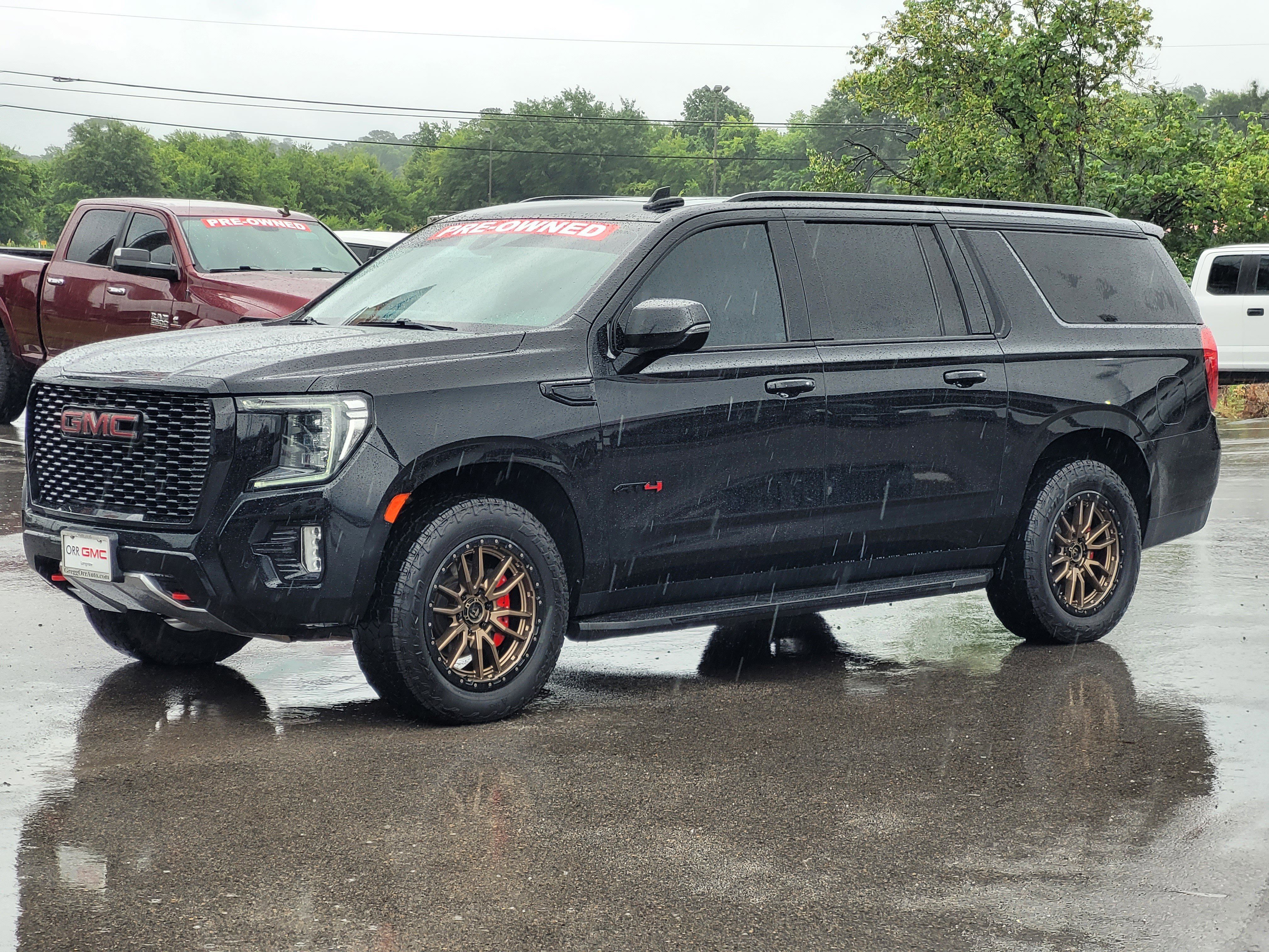 Used 2021 GMC Yukon XL AT4 w/ Rear Media and Nav Package AWD/4WD image 3
