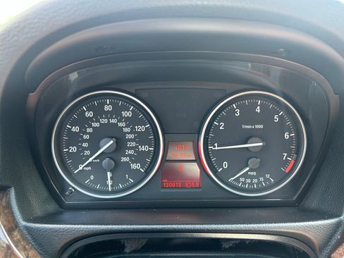 Used 2010 BMW 328i xDrive Sedan AWD/4WD image 20