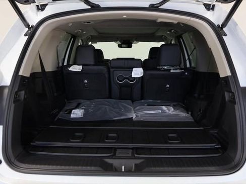 New 2026 Honda Pilot Touring image 8