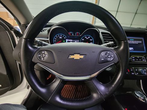 Used 2018 Chevrolet Impala Premier FWD image 26