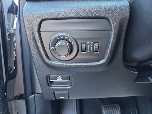 Used 2025 Jeep Grand Cherokee Laredo X w/ Trailer Tow Package image 25