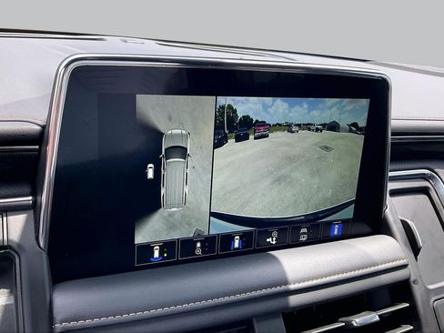 Used 2024 GMC Yukon AT4 w/ Technology Package AWD/4WD image 26