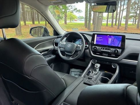 Used 2024 Toyota Grand Highlander FWD image 26