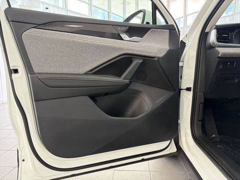 Used 2025 Volkswagen Tiguan S image 20