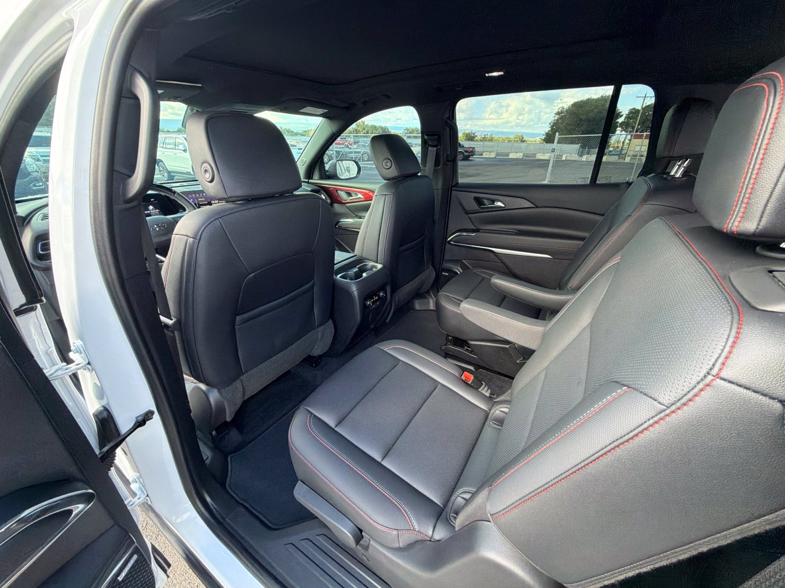 Used 2024 Chevrolet Traverse Z71 w/ Enhanced Driving Package AWD/4WD image 26
